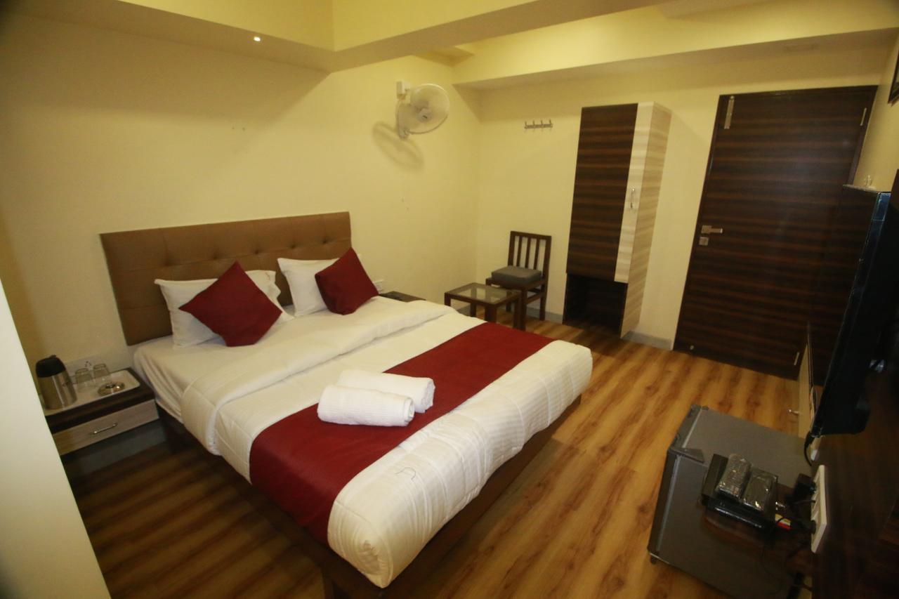 โฮเทล อัลฟา อินเตอร์แนชันแนล Hotel มุมไบ ภายนอก รูปภาพ