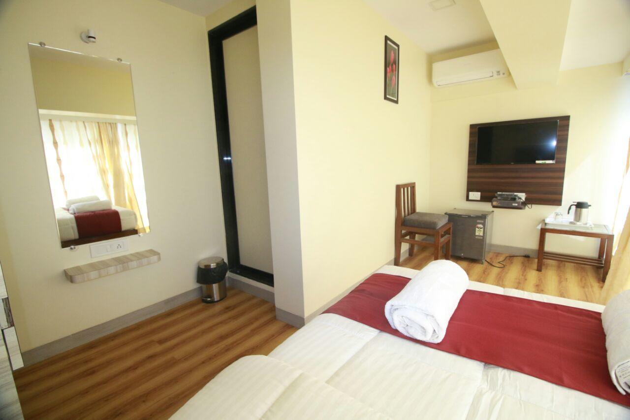 โฮเทล อัลฟา อินเตอร์แนชันแนล Hotel มุมไบ ภายนอก รูปภาพ